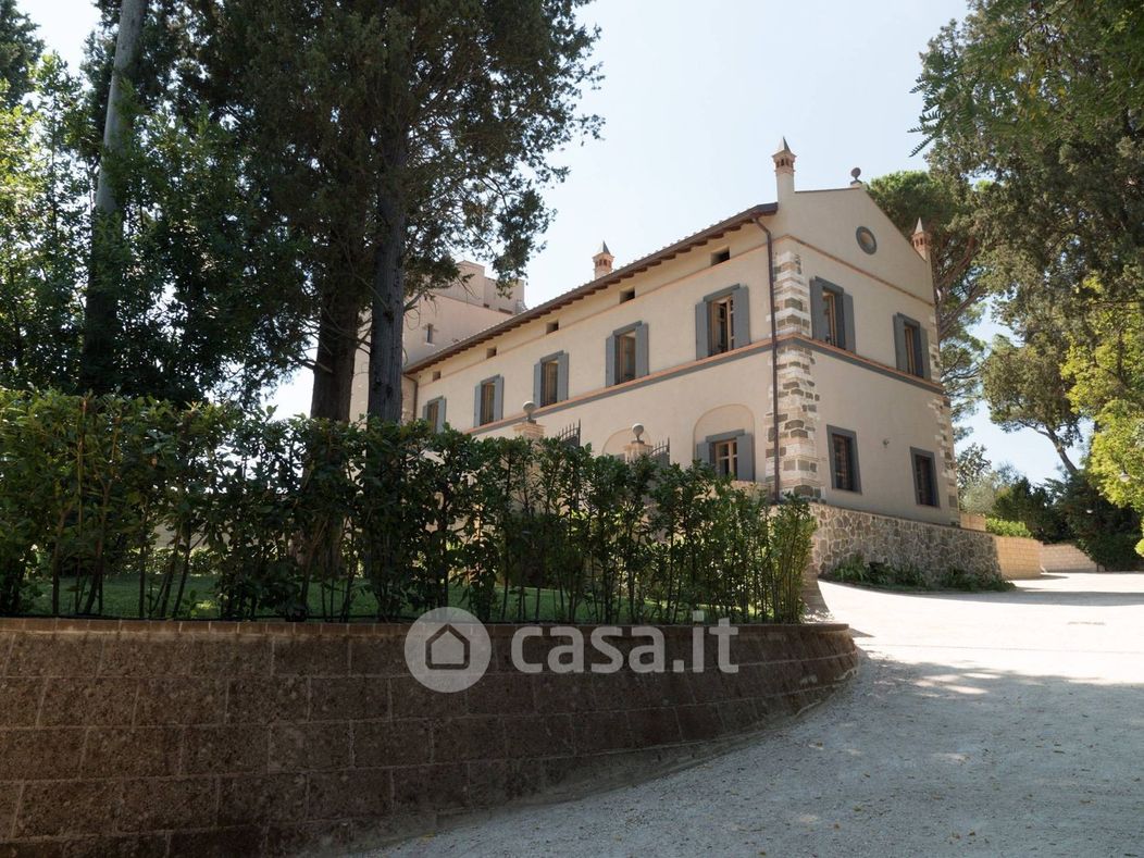 Villa in Vendita in Via Flaminia Nuova 290 a Roma