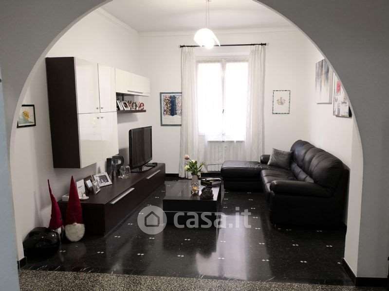 Appartamento in Vendita in Corso Ugo Bassi a Genova
