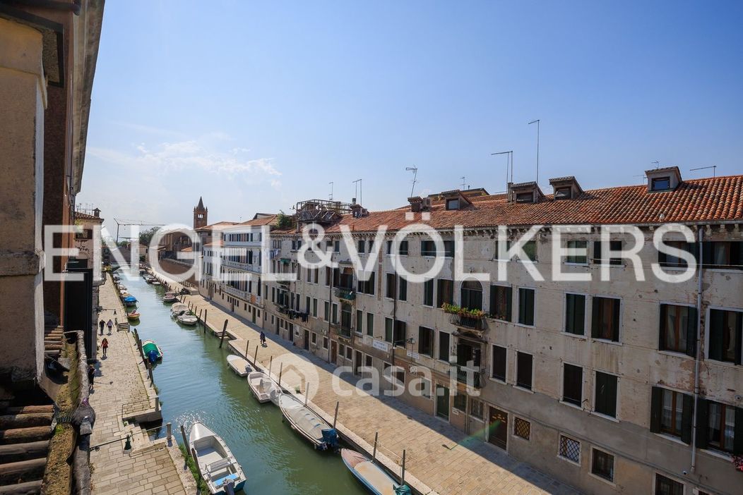 Appartamento in Vendita in Fondamenta Procuratie a Venezia