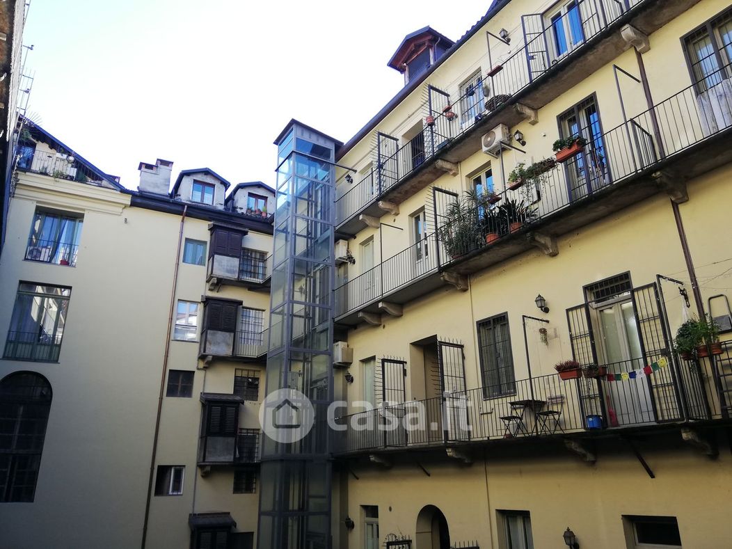 Appartamento in Vendita in Via San Domenico 5 a Torino