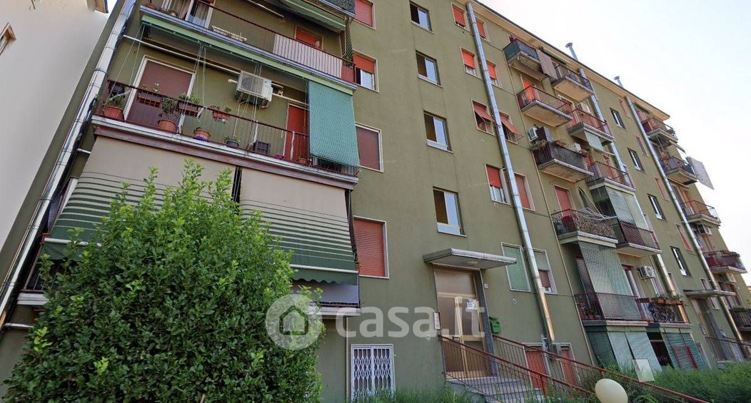 Appartamento in Vendita in Via Natale Lucca 15 a Monza
