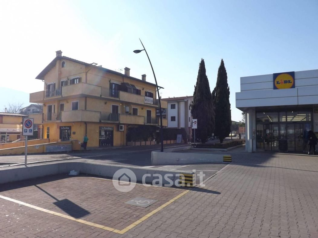 Negozio/Locale commerciale in Affitto in Via Domenico Prosperi a Artena