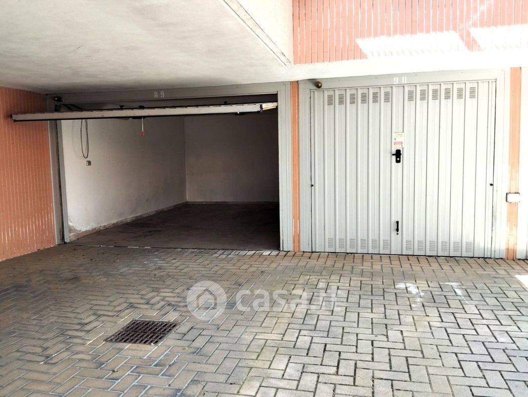Garage/Posto auto in Vendita in Viale Famagosta 59 a Milano
