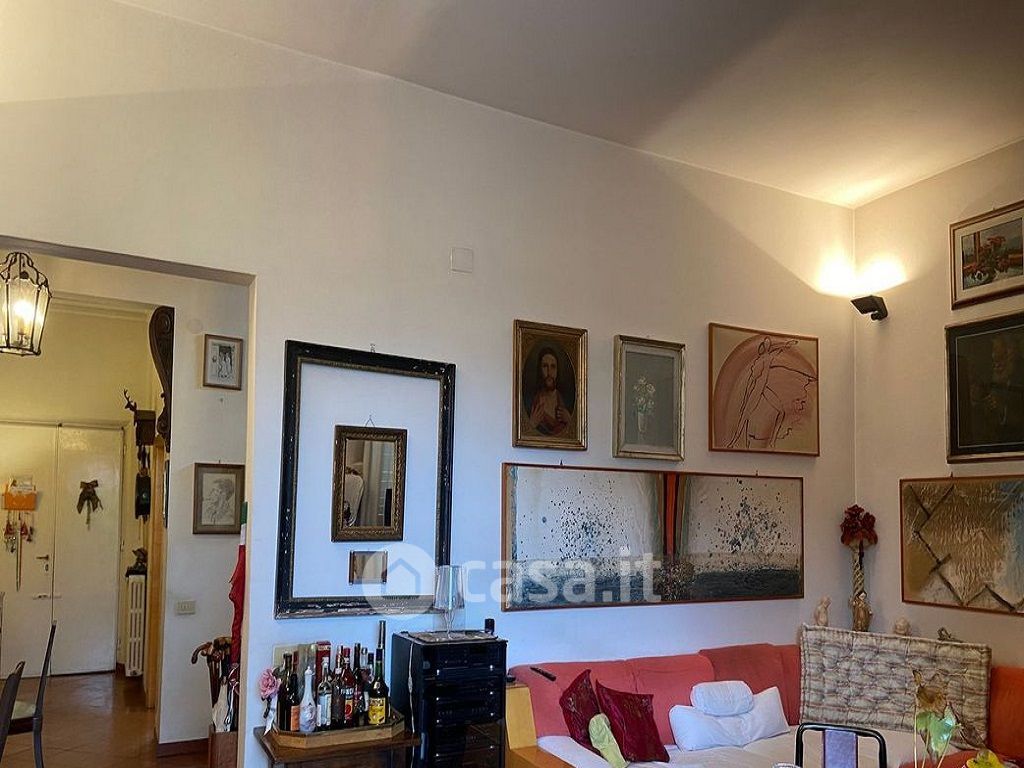 Casa Bi/Trifamiliare in Vendita in Via Pistoiese a Firenze