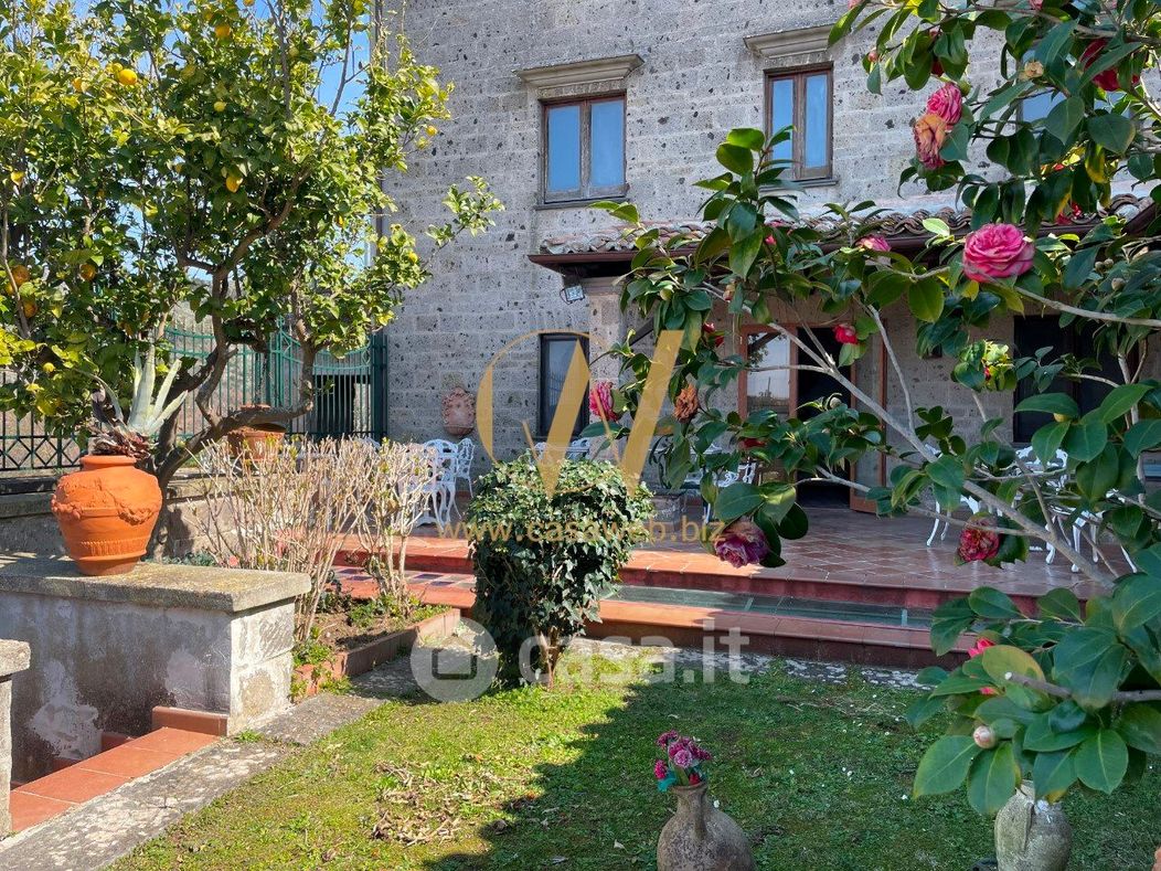 Casa indipendente in Vendita in Via San Michele Arcangelo a Caserta