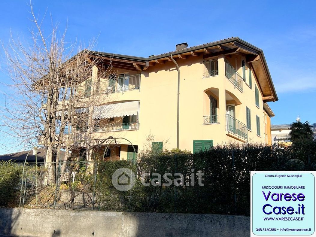 Appartamento in Affitto in Via Fratelli de Grandi 2 a Varese