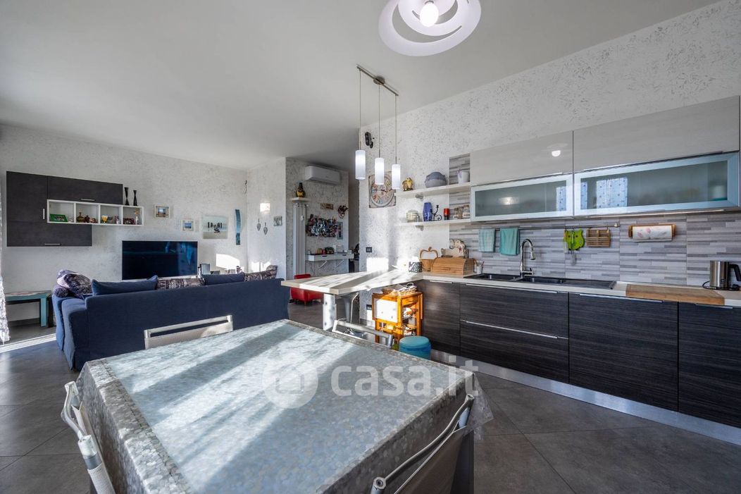 Appartamento in Vendita in Via Carlo Bossoli a Torino