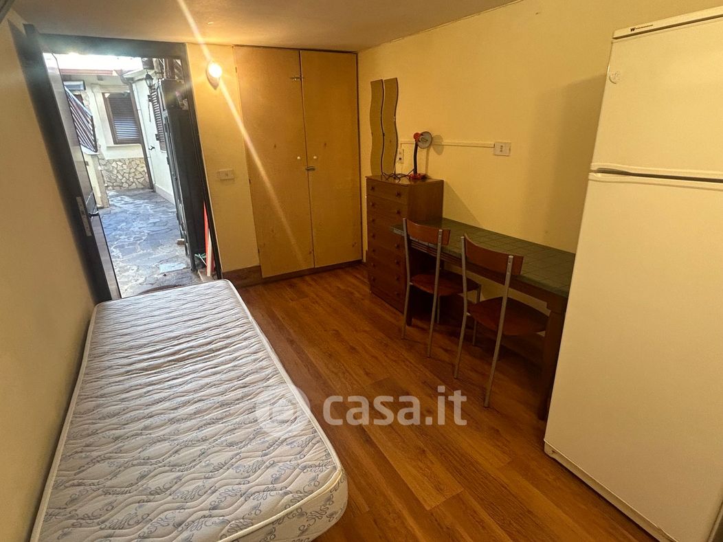Appartamento in Affitto in Via San Leonardo Romito a Roma