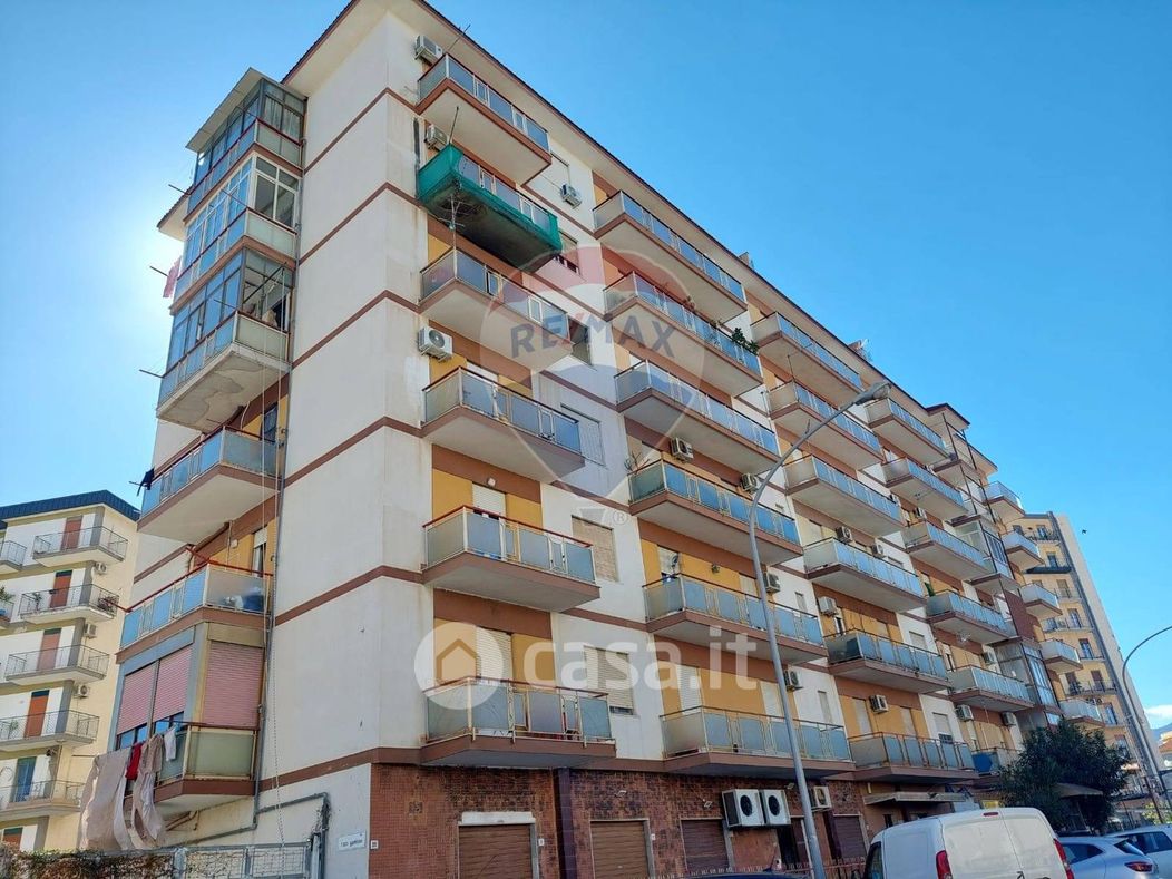 Appartamento in Vendita in Via M. Lanza I. E 13 a Palermo