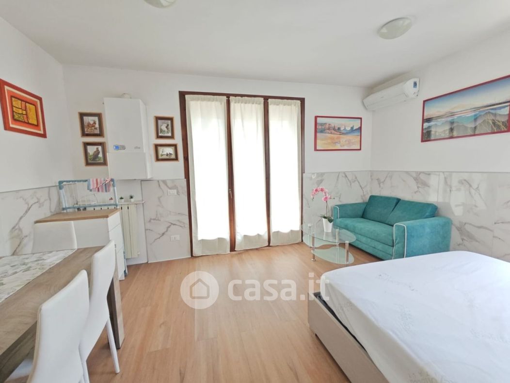 Appartamento in Vendita in Via Aureliano a Desenzano del Garda