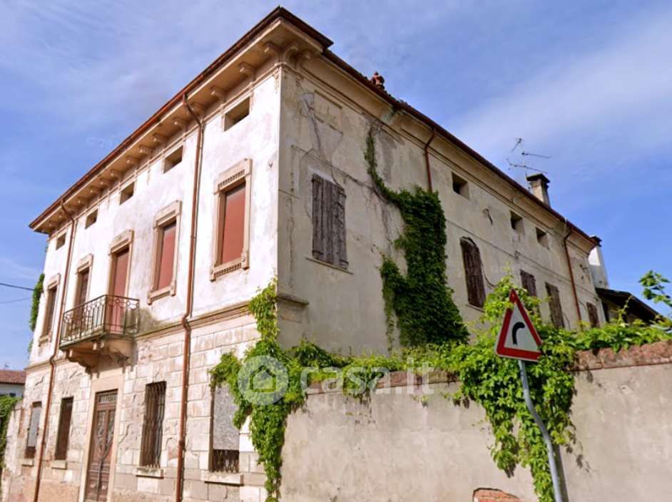 Casa indipendente in Vendita in Via Vittorio Emanuele a Erbè