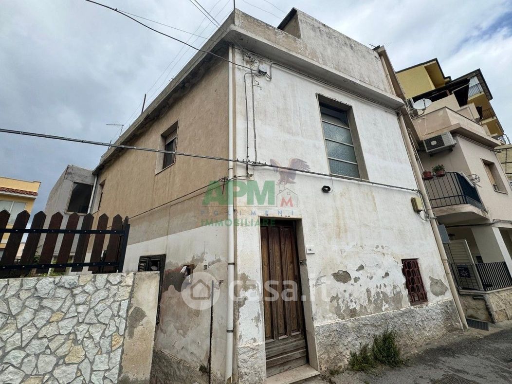 Casa indipendente in Vendita in Via Reggio Campi II Tronco 118 a Reggio Calabria