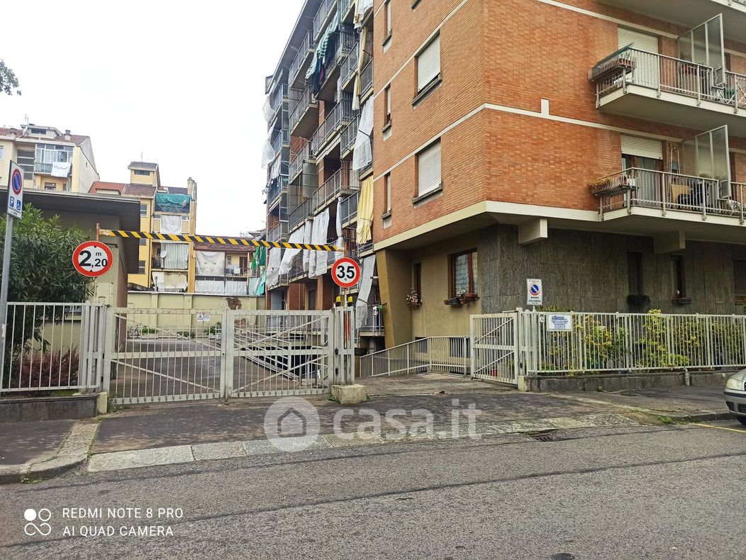Capannone in Affitto in Via Ceresole 29 a Torino