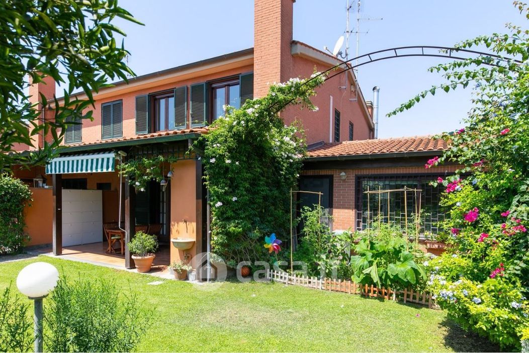 Villa in Affitto in Via Maurice Ravel a Roma