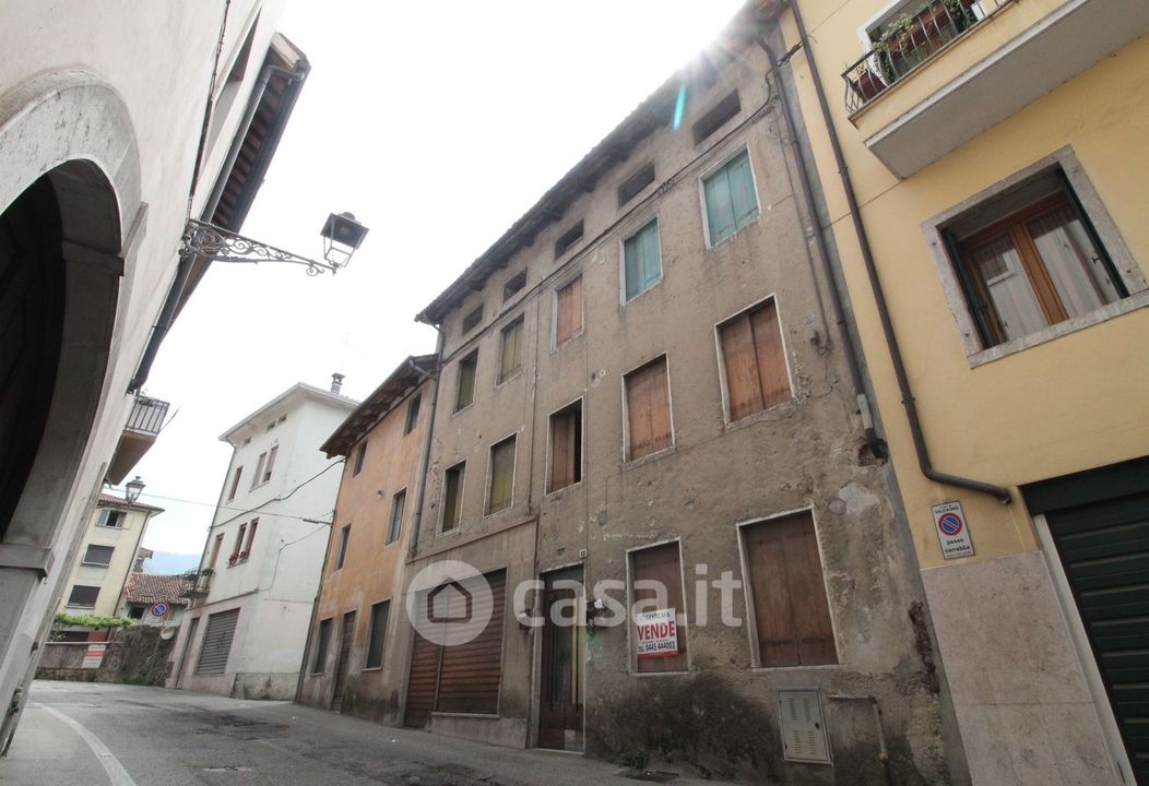 Casa indipendente in Vendita in Via Giuseppe mazzini a Valdagno