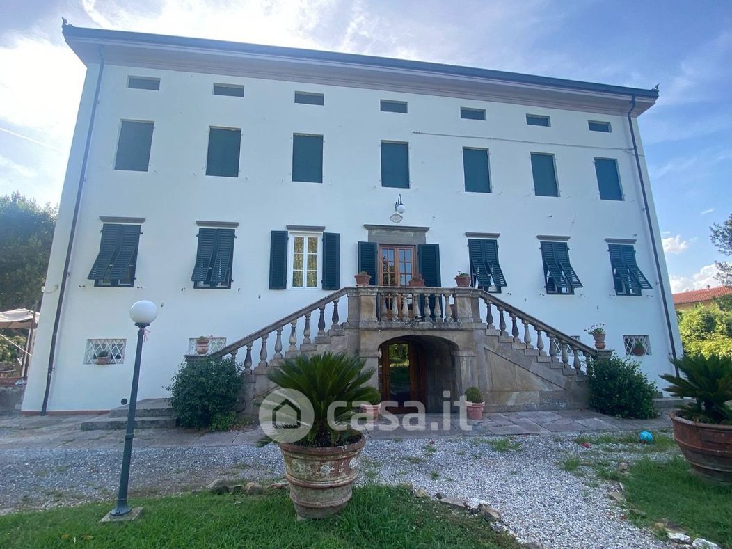 Casa Bi/Trifamiliare in Vendita in Via Sottomonte 34 a Lucca