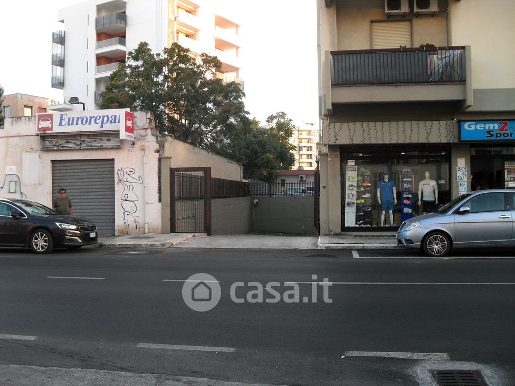 Garage/Posto auto in Vendita in Guglielmo Oberdan 14 a Bari