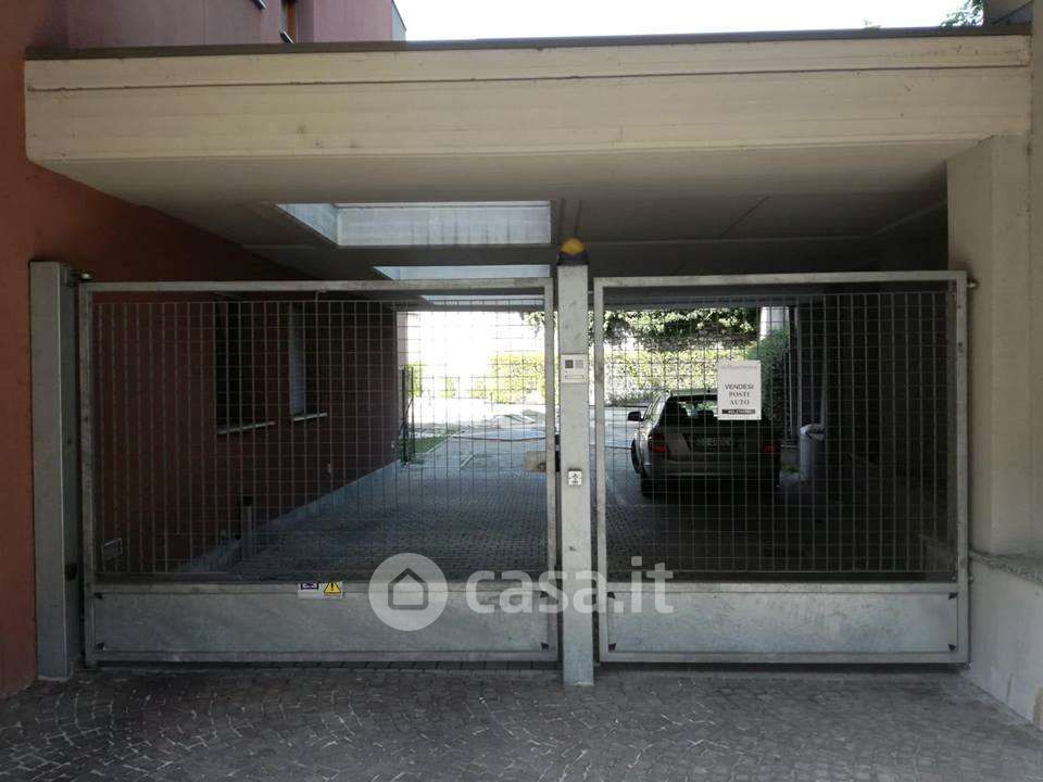 Garage/Posto auto in Vendita in Via Andrea Alciato 23 a Como