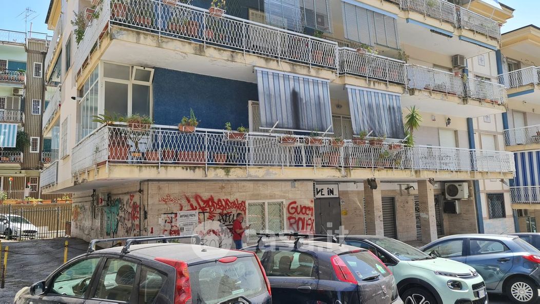 Appartamento in Affitto in Viale Privato Farnese a Napoli