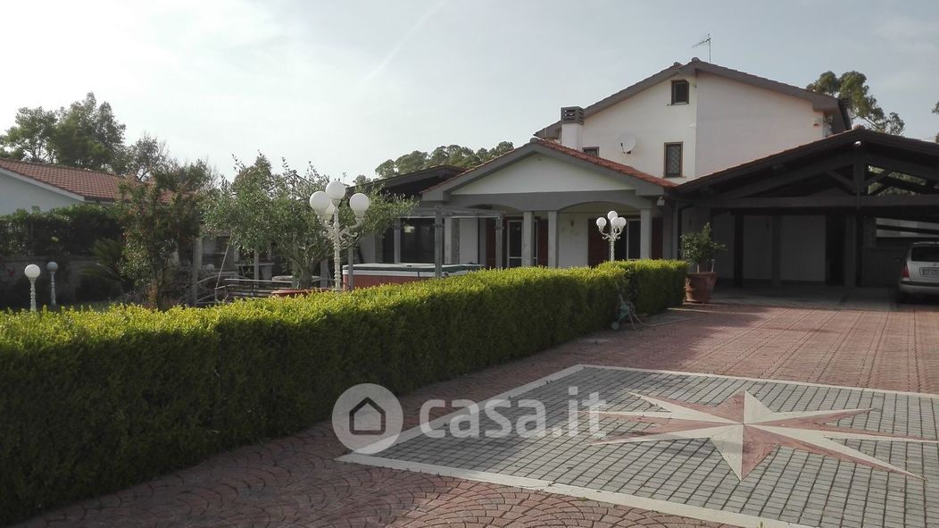 Villa in Affitto in Via Aisina a Tarquinia