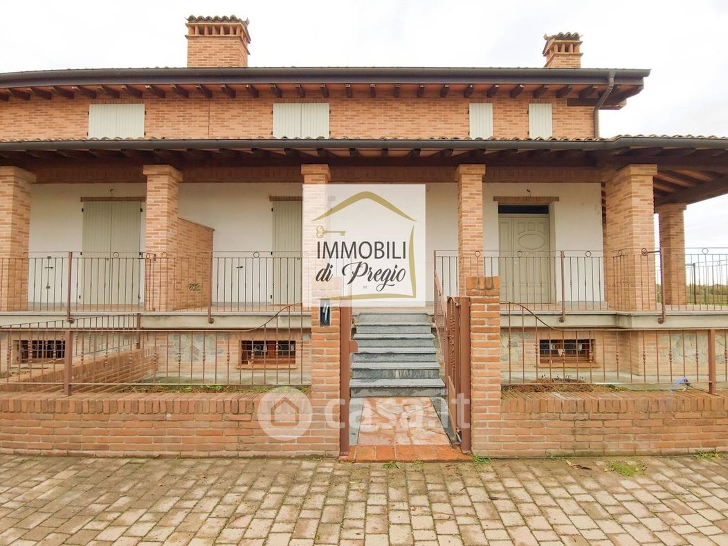 Casa Bi/Trifamiliare in Vendita in Via Emilia Ovest a Parma