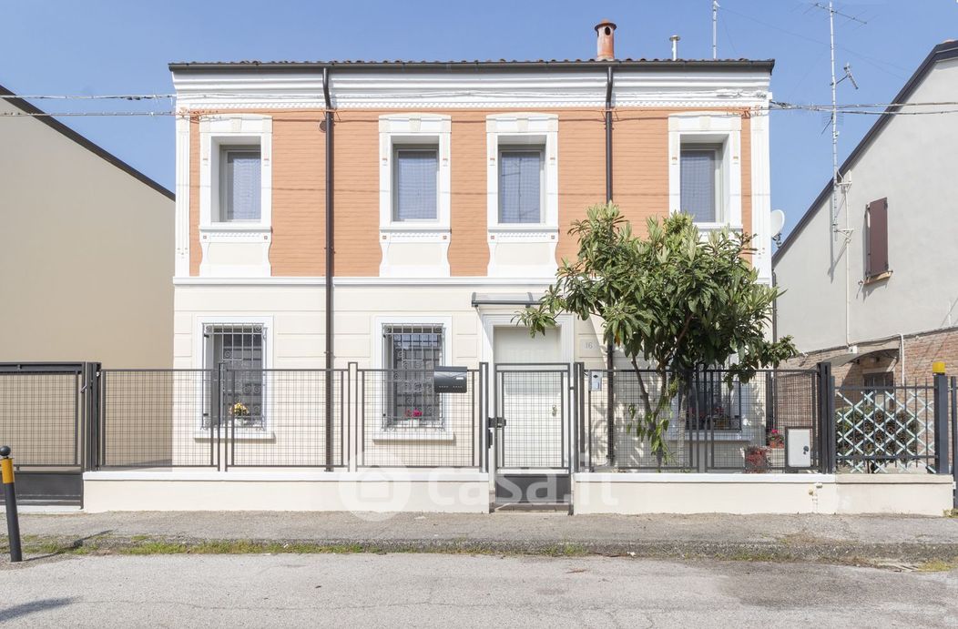 Casa indipendente in Vendita in Via della Viola 16 a Ferrara