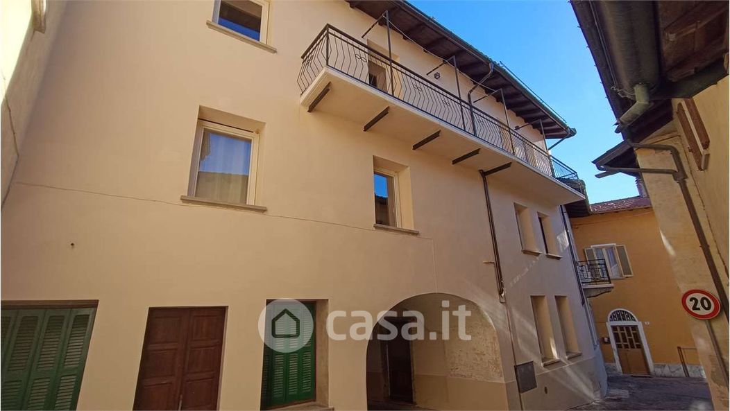 Appartamento in Affitto in Via fratelli Zampori 11 a Castelveccana