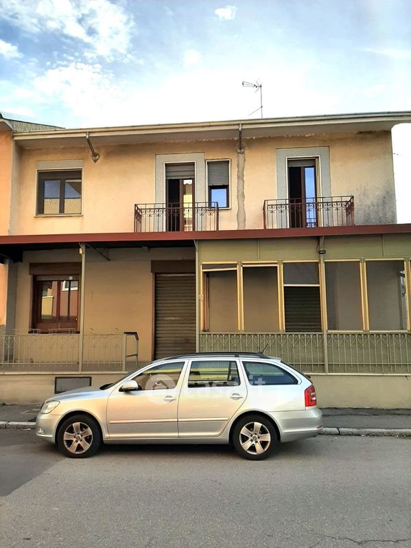 Casa indipendente in Vendita in Via Maestra a Novara