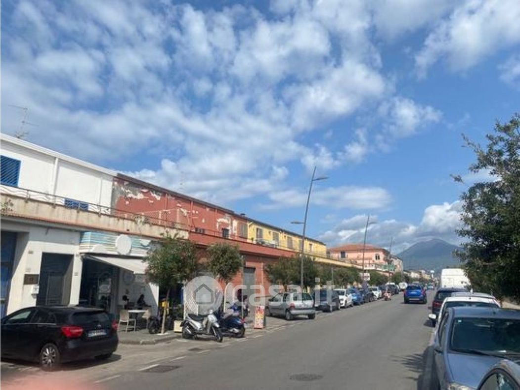 Negozio/Locale commerciale in Vendita in Corso Alcide de Gasperi a Castellammare di Stabia