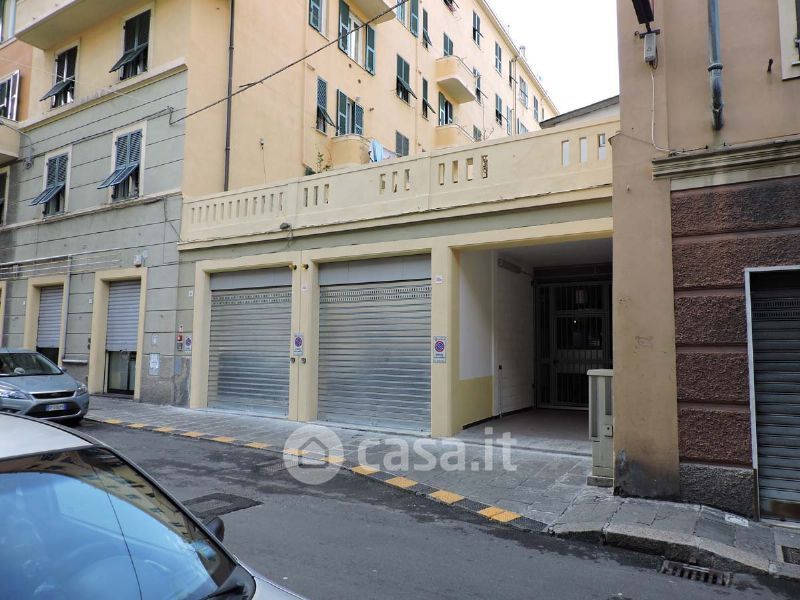 Garage/Posto auto in Vendita in Via Luigi Dottesio a Genova