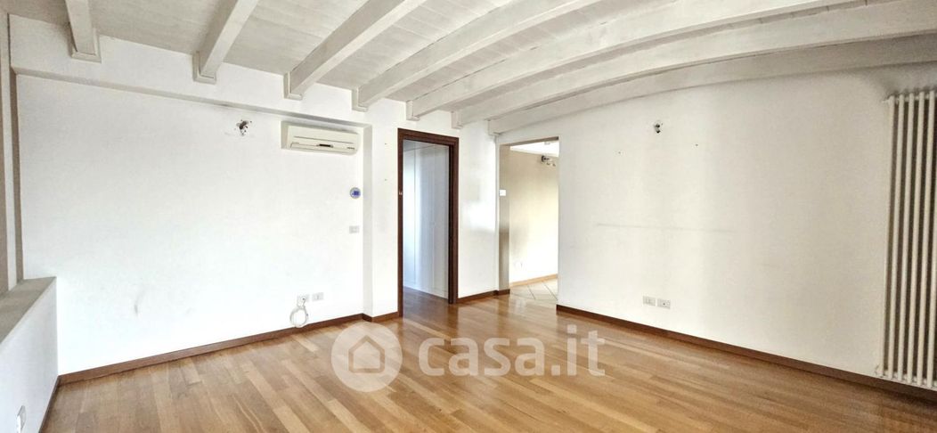 Appartamento in Vendita in Via Bari a Brescia