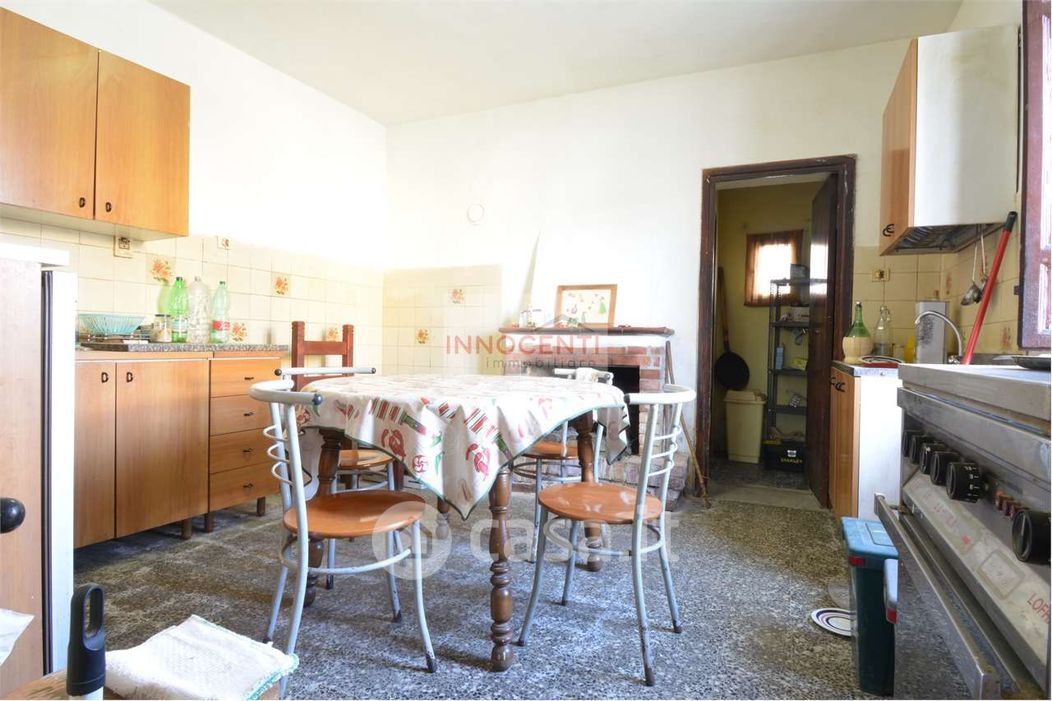 Casa Bi/Trifamiliare in Vendita in Via di Arliano 40 a Lucca