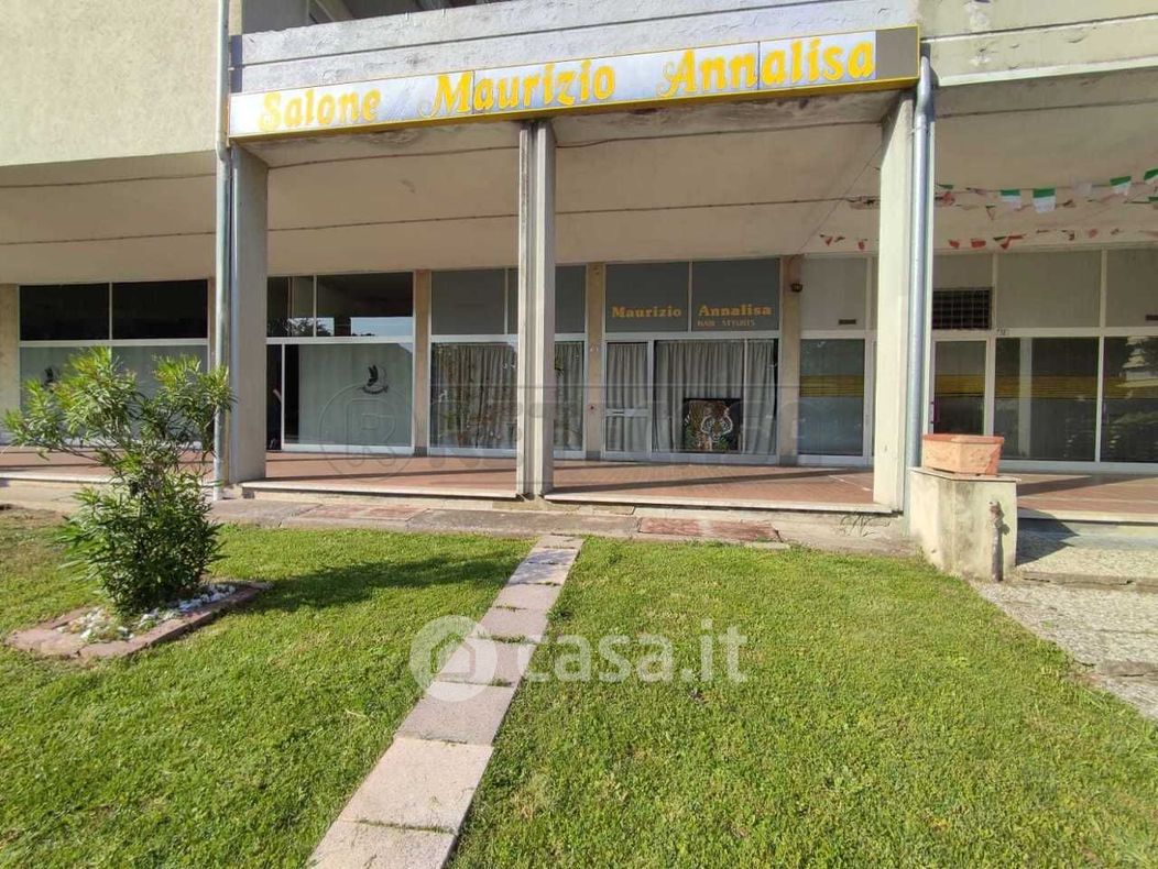 Negozio/Locale commerciale in Vendita in Via Giacomo Chilesotti a Montecchio Maggiore