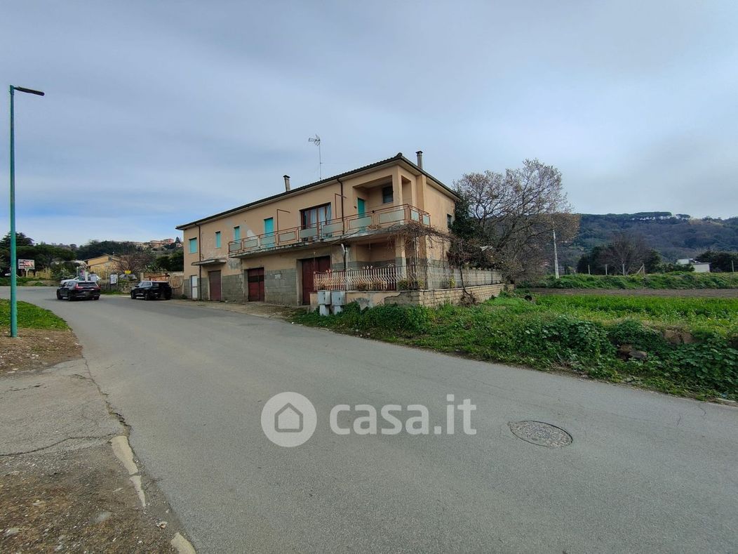 Casa indipendente in Vendita in Via di Vallericcia a Ariccia