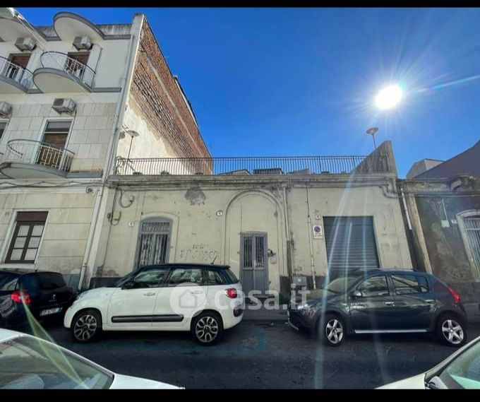 Casa indipendente in Vendita in Via Cavaliere a Catania
