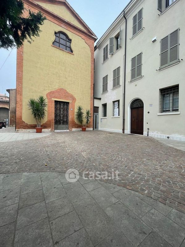 Appartamento in Vendita in Piazza Cortebella a Ferrara