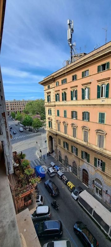 Appartamento in Affitto in Via Principe Amedeo a Roma