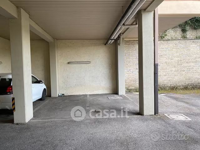 Garage/Posto auto in Vendita in Via Domenico Berti a Roma