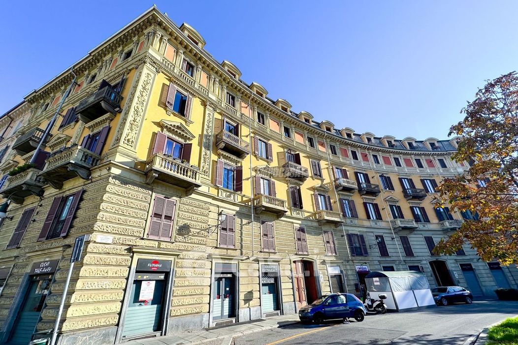 Appartamento in Vendita in Corso Guglielmo Marconi 1 a Torino