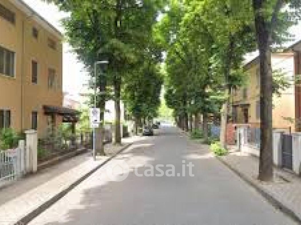 Appartamento in Vendita in Via Casteggio 60 a Piacenza