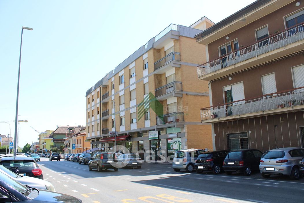 Appartamento in Vendita in Viale Francesco Crispi 144 a Teramo