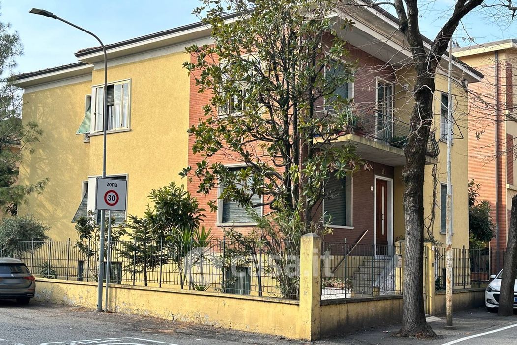 Casa indipendente in Vendita in Via del Campo Sportivo 35 a Pesaro