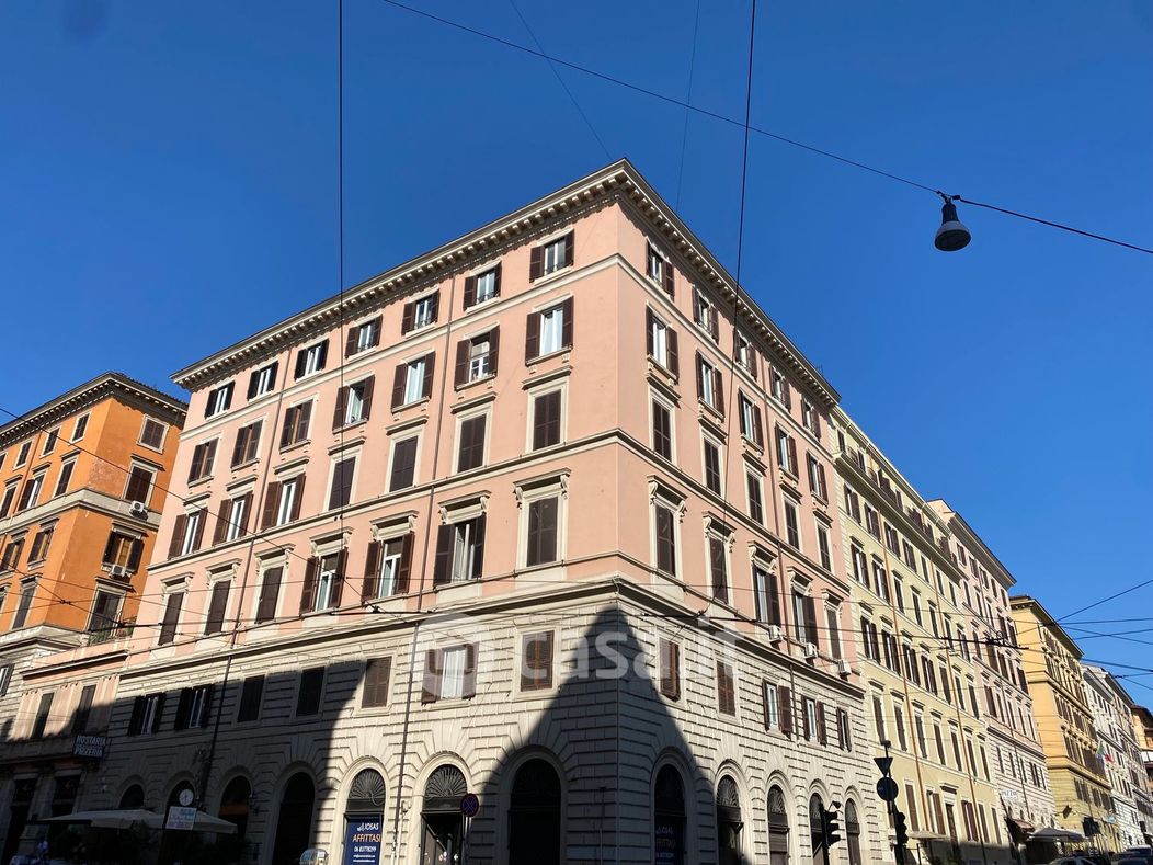 Appartamento in Vendita in Via Cavour a Roma