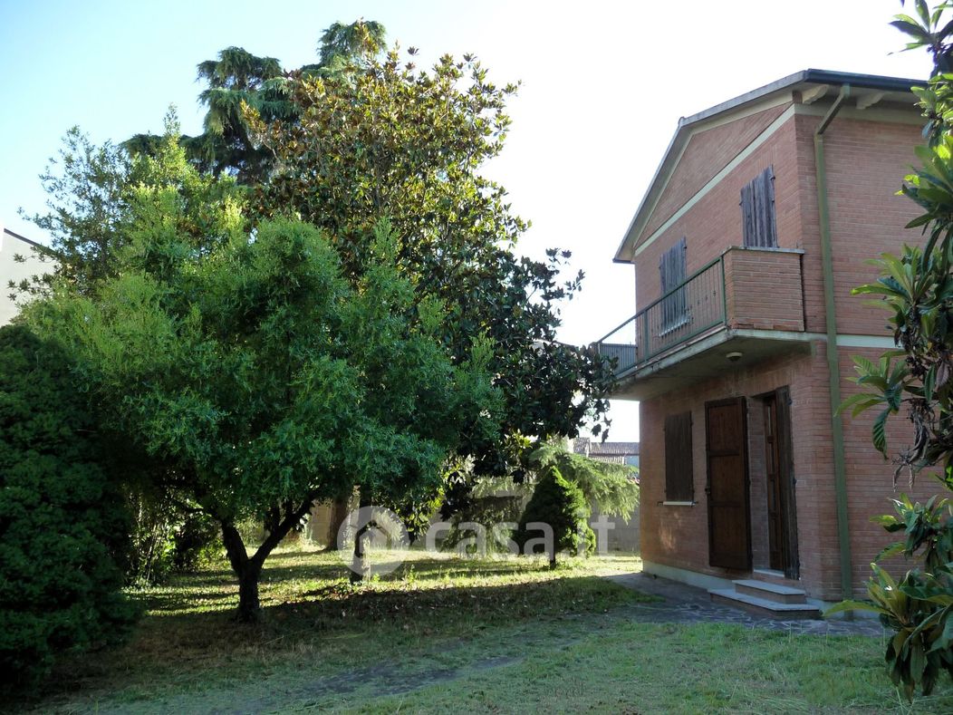 Villa in Vendita in Via degli Olivetani a Ferrara