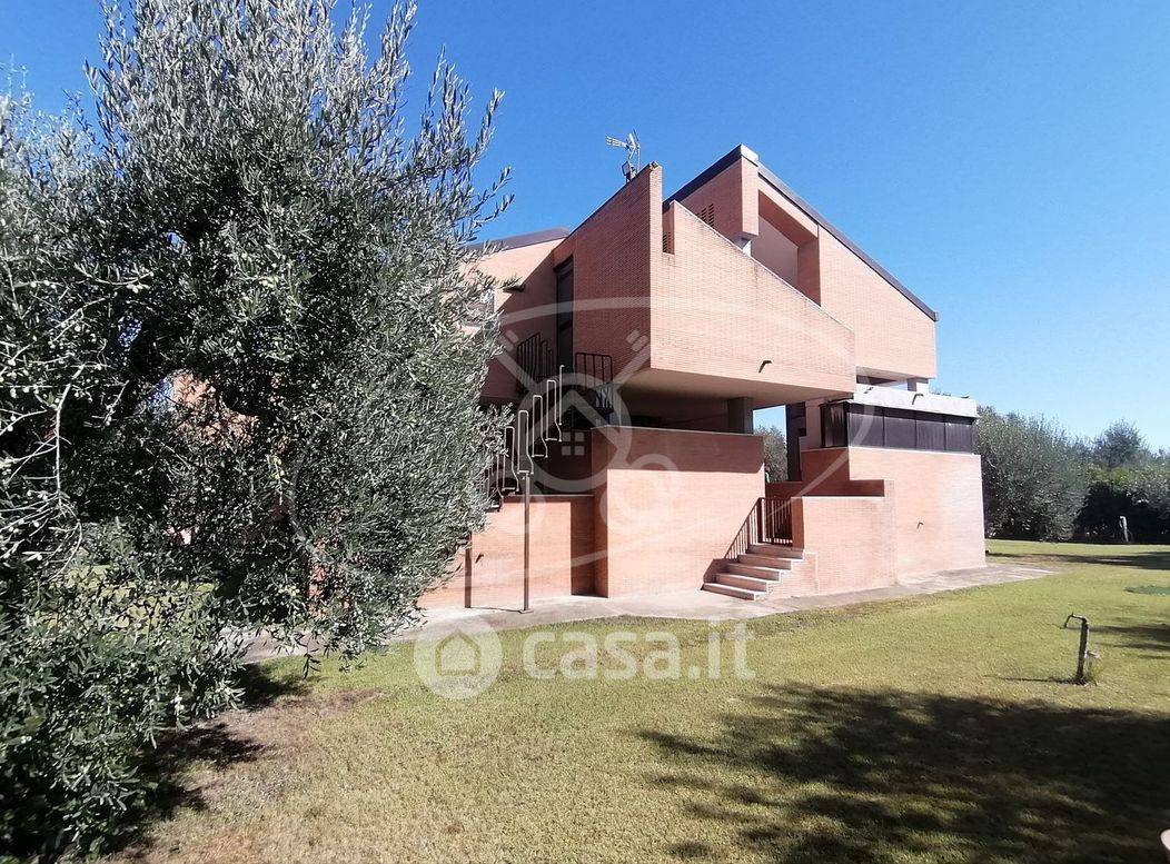 Casa Bi/Trifamiliare in Vendita in Via del Mare a Foggia