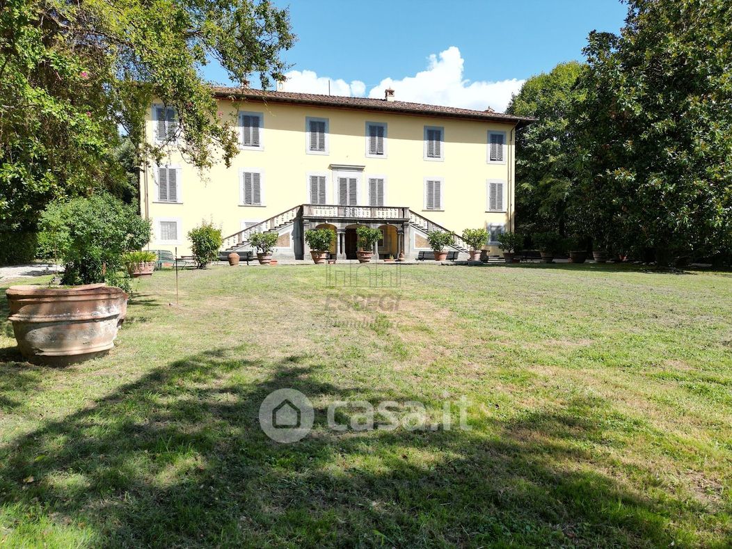 Villa in Vendita in Via L. Paolinelli 31 E a Capannori