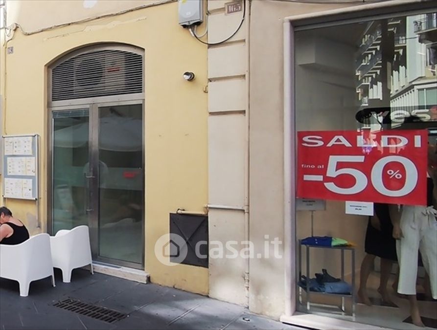 Negozio/Locale commerciale in Affitto in Corso Marrucino a Chieti