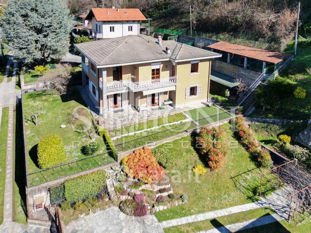 Casa Bi/Trifamiliare in Vendita in a Varese