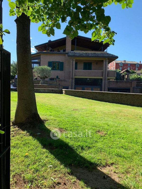 Villa in Vendita in Contrada Archi a Avellino