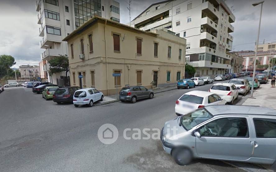 Appartamento in Vendita in Via Cremona a Messina